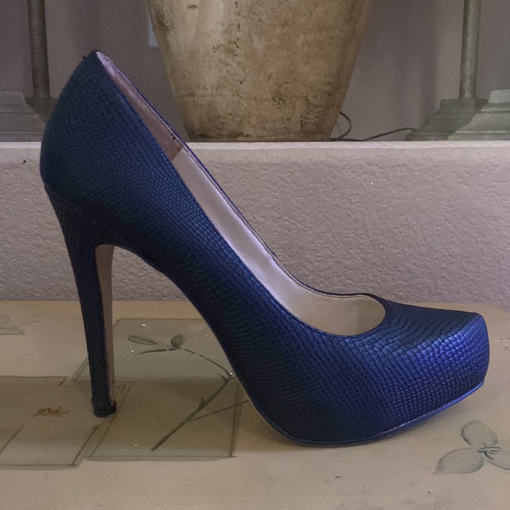 Jessica Simpson heels - Picture 8 of 8